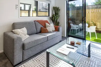 Image de Central City Awaits 2 Bed 2 Bath