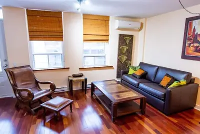 Image de Old Montreal Luxury Quiet Apartment