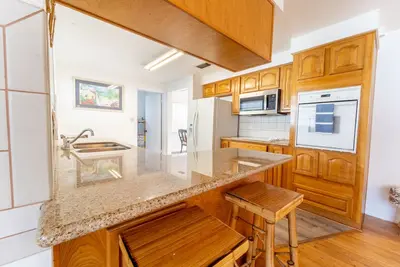 Image de Centrally Located Charming Brick Home