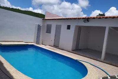 Image de House with leisure area, barbecue and swimming pool. In the center near the cable car