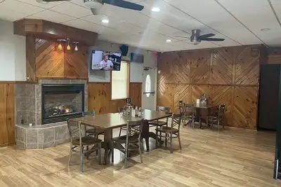 Image de Amazing Property in the Woods and 20 Acre Land with Fully Renovated Rooms! ! !