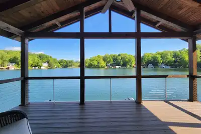 Image de Brand new house with boat house on a spring fed private lake.