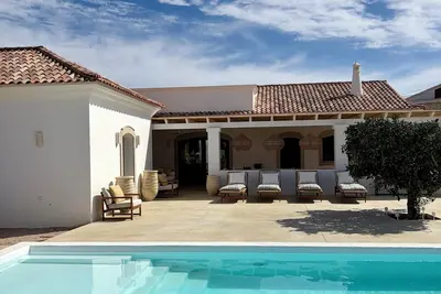 Image de Mediterranean charm close to Quinta do Lago, the beach and golf courses.