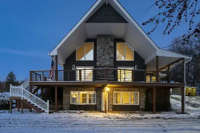 Image de Sunsets & Hot Tub-Epic Lodge 35-min from Nashville