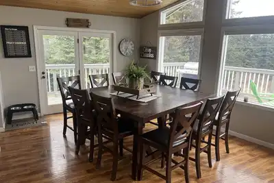 Image de Large multi family home in town with ocean and Mountain View’s