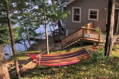 Image de Lakefront Cabin