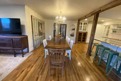 Image de Charming Spacious Country Home 15 min from Logan.