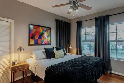 Image de Your Montrose Gem! Sleeps 43/17br/7. 5ba/10pa