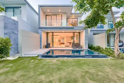 Image de Villa privéeDanangBRG*3chambres*Vue sur le golf*Piscine*À 15 minutes de la plage