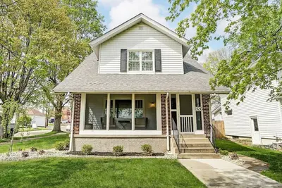 Webster Ave · Close to entertainment, shopping and restaurants