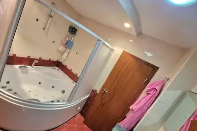 Image de Luxorious House in the Hearth of the Town