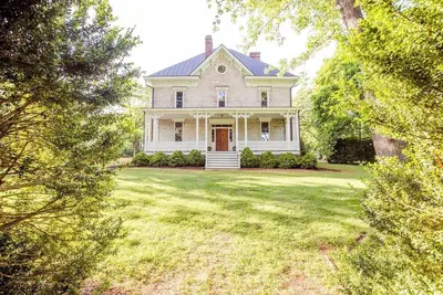 Image de Luxurious Stay for 2 at Grelen's Enchanting Garden Estate: Boxwood Villa