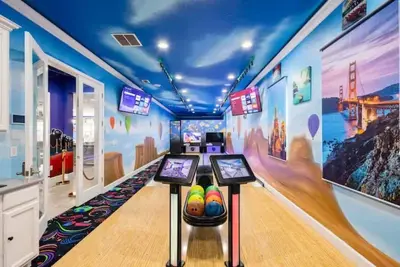 Image de Wonderful World Villa w/ bowling, games by Disney