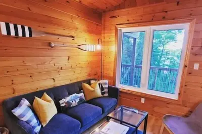 Image de Casakim Lakehouse - 5 Bedroom Lakefront Cottage