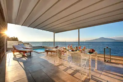 Image de Villa Degli Dei - Private Waterfront Villa Cluster with Pool & Jacuzzi