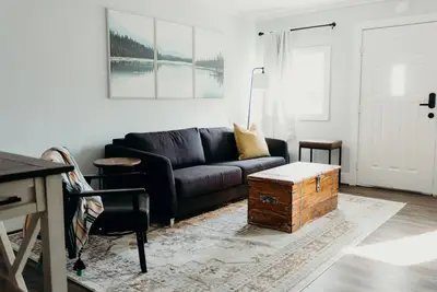 Image de Charming 2 Bedroom/2 Bath Suite at the Lakeside!