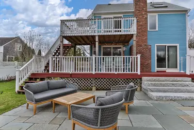 71 Wing Blvd- Pristine 3 Br home. 3 mi to private beach w. peekaboo water views