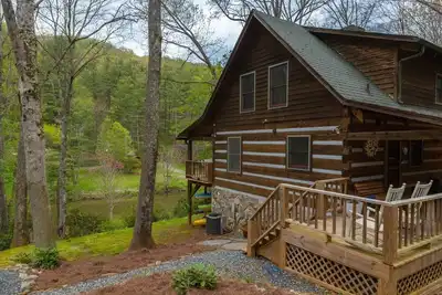 Image de Log Cabin on the River w/Hot Tub