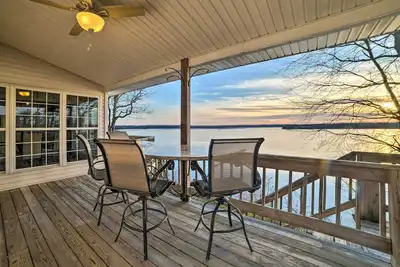 Image de Peaceful Big Sandy Home w/ Deck on Kentucky Lake!