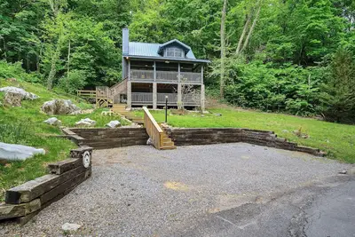 Cozy Authentic Log Cabin One Bedroom with Loft Bedroom One & a Half Bath Wi-Fi