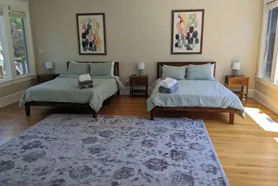 Image de Luxurious 1br in Grand Old Home