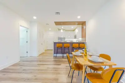 Image de Free Parking + 40% Off 2bdr Prudendtial Center