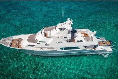 Image de 105 ft Expedition Trawler with Hot Tub