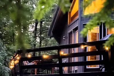 Image de Serene & Stylish Chalet ~Hot Tub ~ near Manchester ~ Pet-friendly