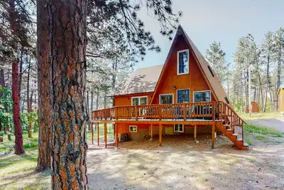 Image de Mtn-view home + cabin with wrap-around deck, grill, streaming, washer/dryer, Ac