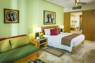 Image de Master Suite: jacuzzi tub, private plunge pool, and beautiful views from balcony