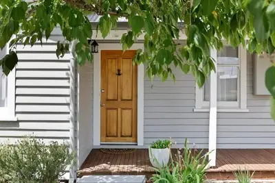 Image de North Edge Cottage ~ Free Parking, City, Warm