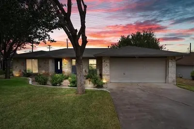 Image de Traveler's Haven: Spacious 3br Home with Modern Comforts & Prime Location