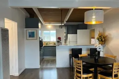 Image de New 2br w/Free Parking & Laundry