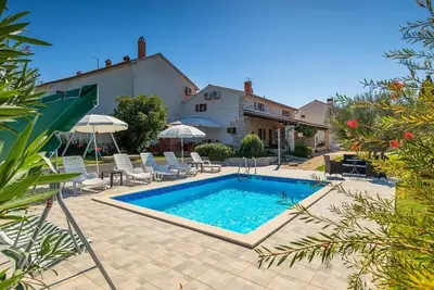 Image de Maison de vacances Krnica pour 1 - 10 personnes avec 4 chambres Ă coucher - Maison de vacances