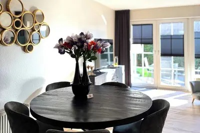 Image de Elegant vacation home with fenced garden! Close to the beach! 6 pers. dogs allowed!