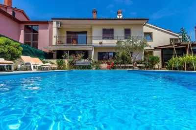 Image de Appartement de vacances pour 8 personnes env. 120 qmà Pula, Istrie (Istrische Riviera)