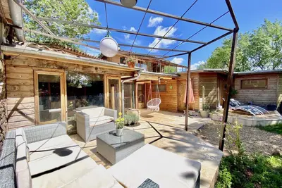 Image de Maison d'architecte en bois à 2 minutes à pieds des plages du lac Salagou