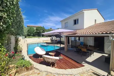 Image de Villa climatisée avec piscine