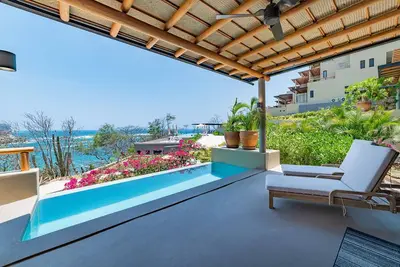 Image de Private Plunge Pool & Only Steps to the Beach
