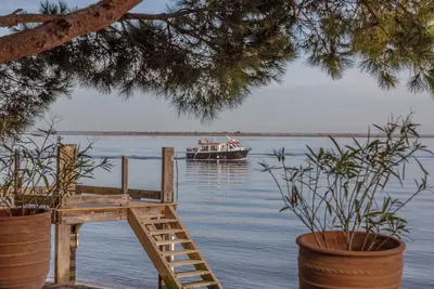 Image de Superbe Villa 1ère Ligne Avec Accès Plage et Ponton Privatif