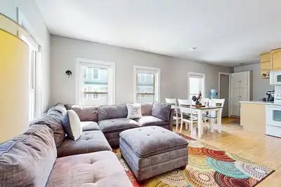 Image de 2nd-floor condo near Okemo Mtn with streaming, WiFi, partial Ac, & full kitchen