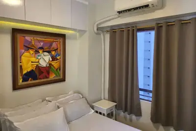 Image de Classy Space For Family Of 6@The Center Of Makati!