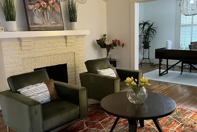 Image de Myers Park Getaway!