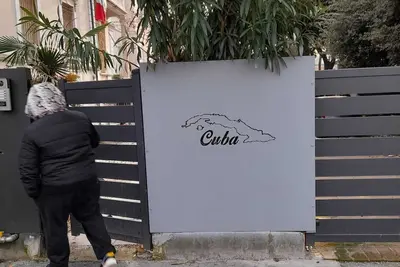 Image de 800 meters from the sea