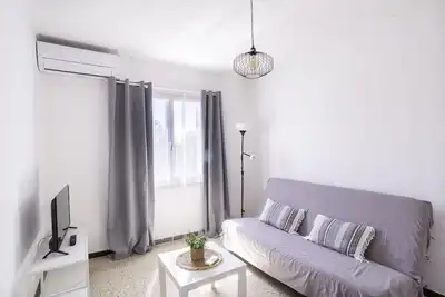 Image de Appartement lumineux pour séjour agréable à Hyères
