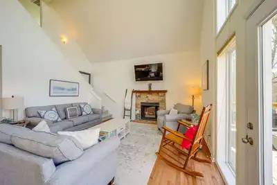 Image de Mtn-View Ski Retreat w/ Grill in Seven Devils!