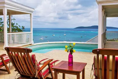 Image de Welcome to Yacht Haven! Caribbean Sea Views! 3 bedrooms! Private Pool!