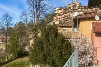 Image de Quiet little house with a view in the center of the village