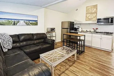 Image de 3 Bdrm Bungalow Sleeps 6 In The Heart of Gotl