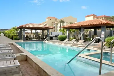 Image de Découvrez notre spacieux condo de 2 chambres et 1 salle de bain près de Eagle Beach